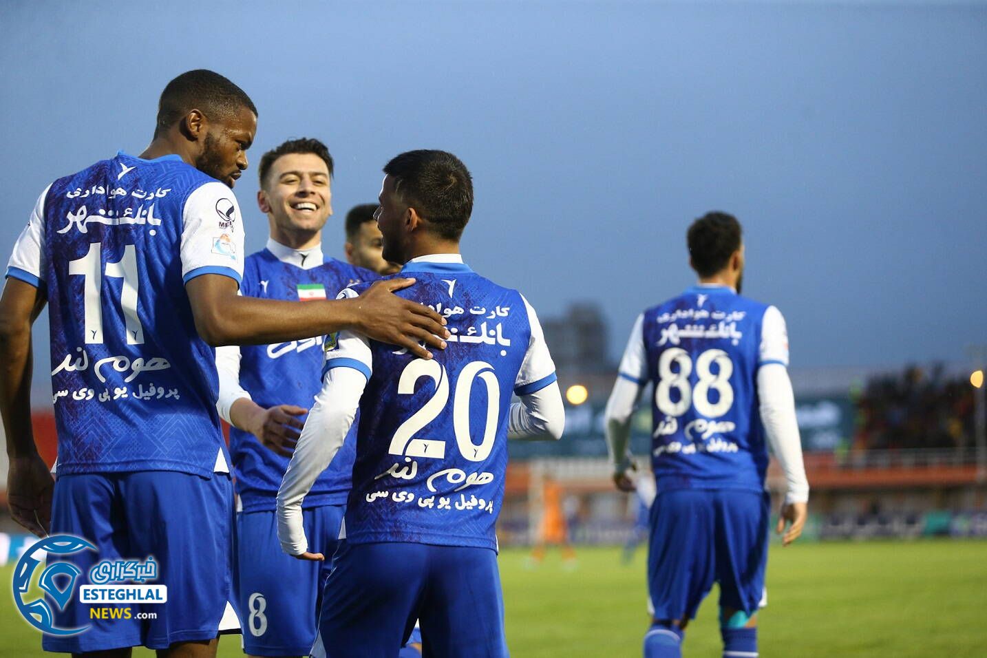 مس کرمان 2-3 استقلال