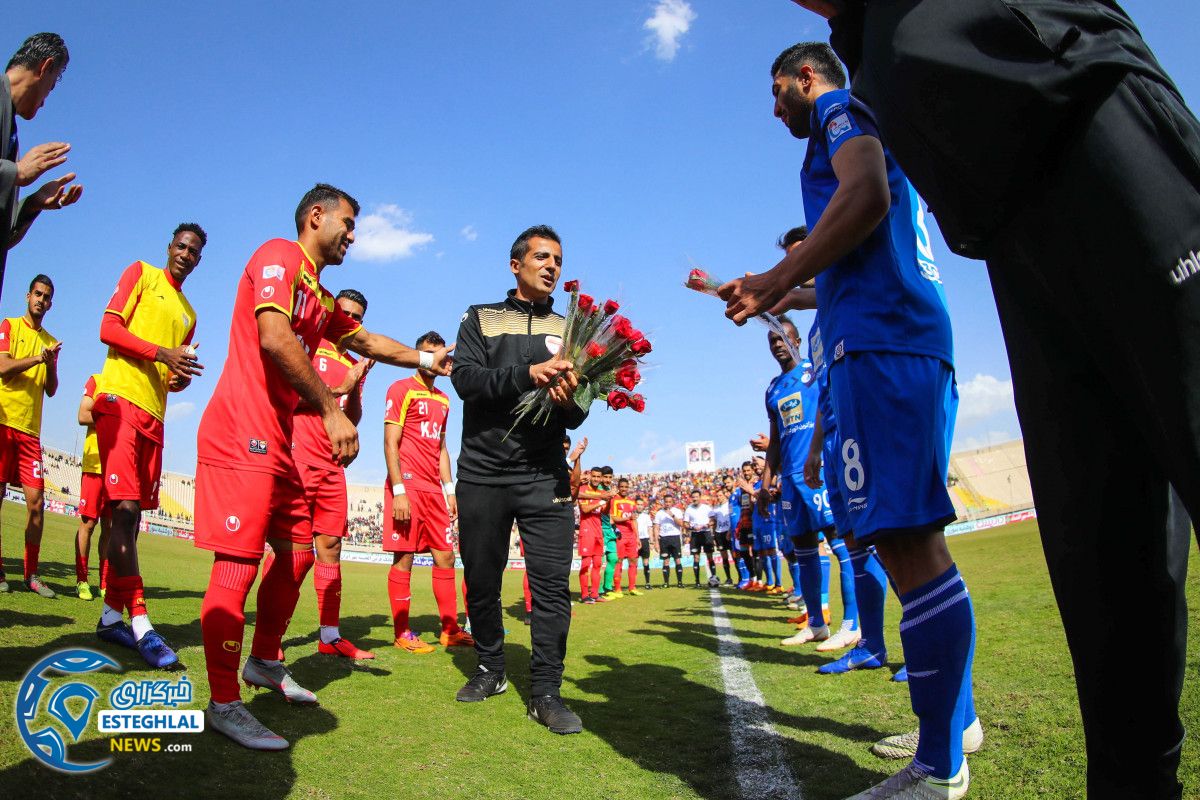 دیدار فولاد و استقلال