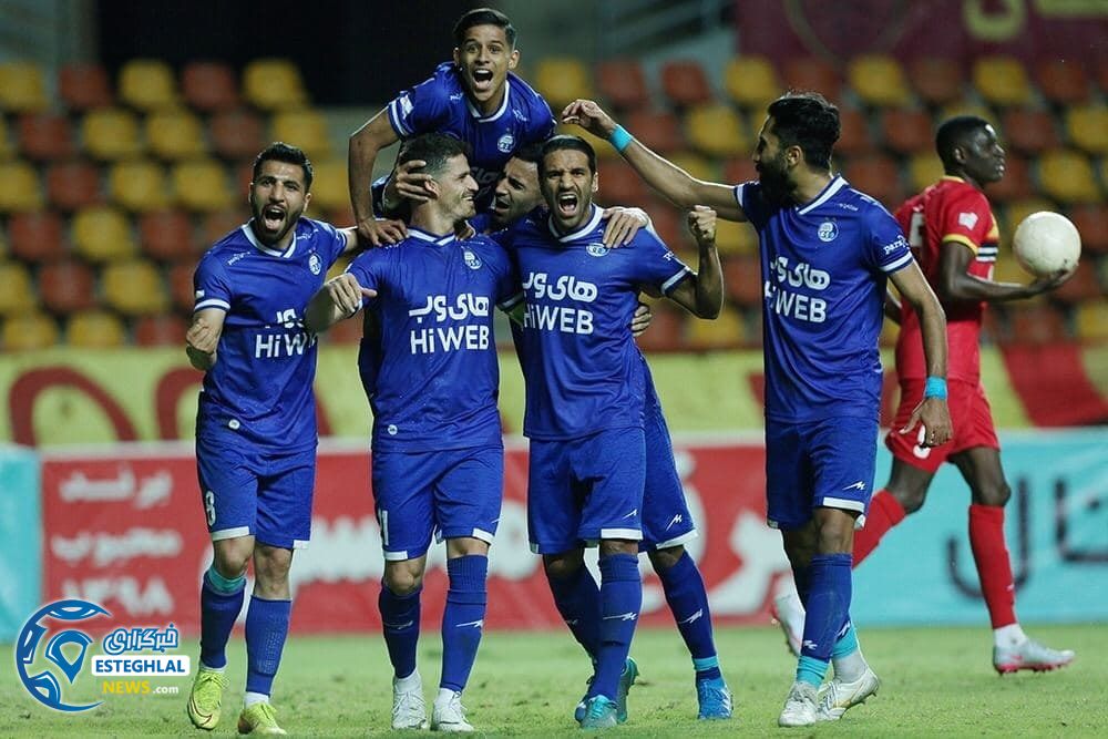 دیدار فولاد خوزستان و استقلال