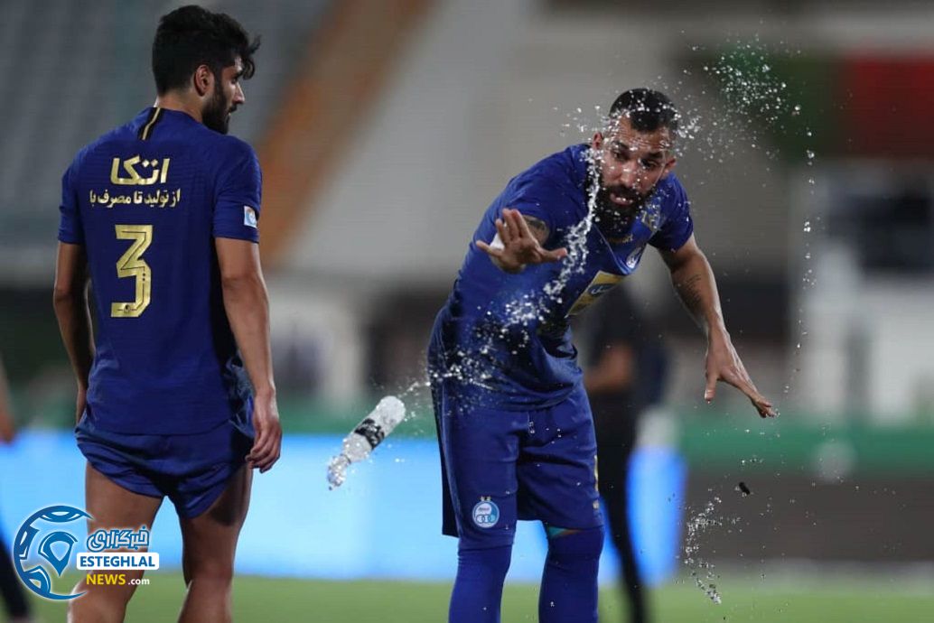 دیدار استقلال و نساجی