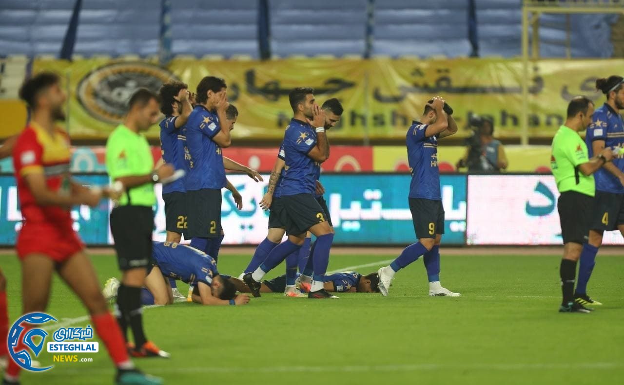 استقلال 0(2)-(4)0 فولاد