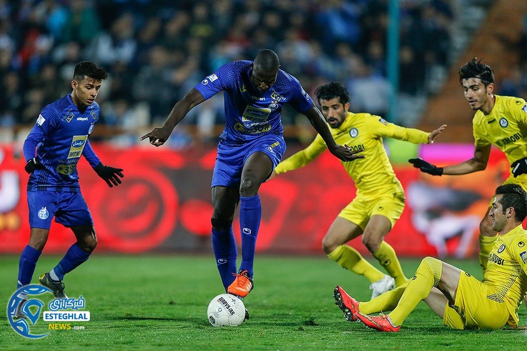 دیدار استقلال و پارس جنوبی جم