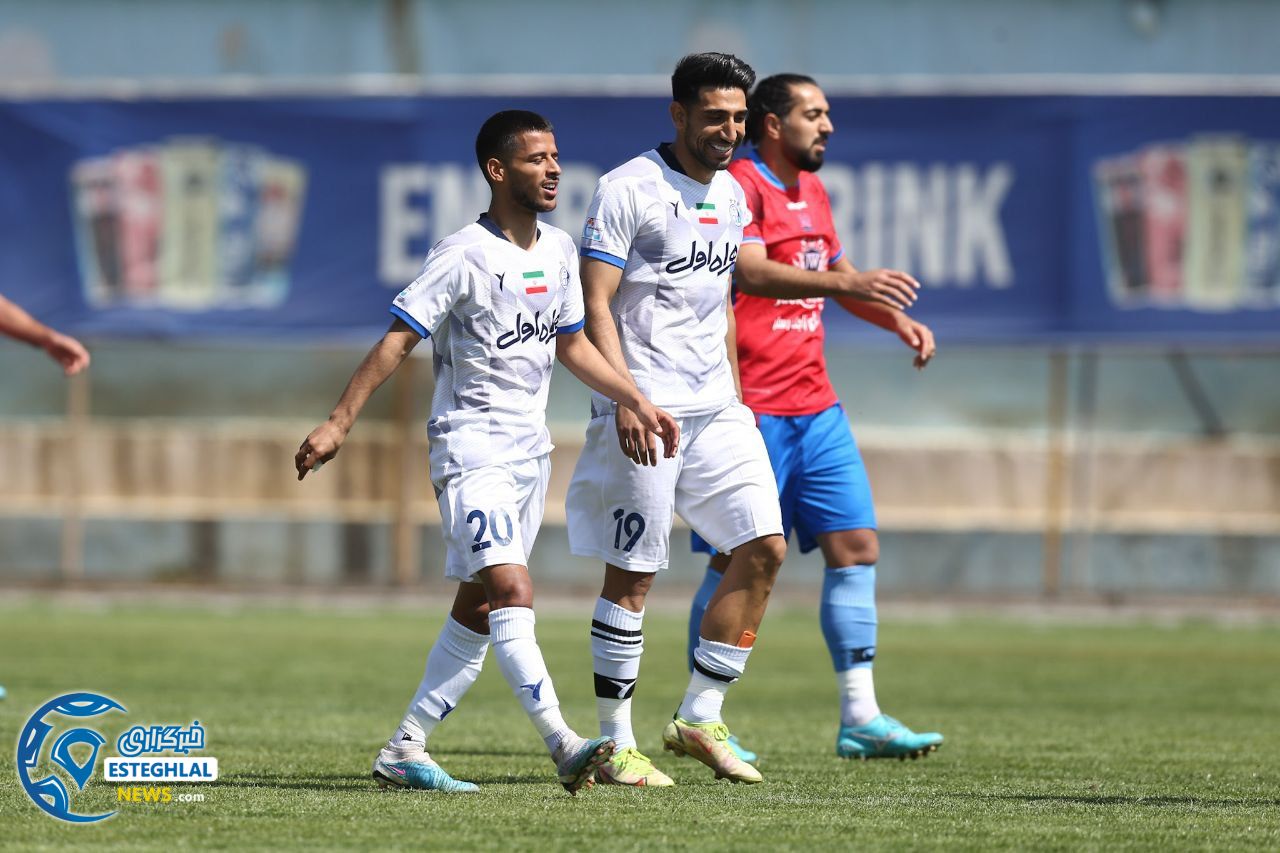 دیدار دوستانه استقلال و نساجی