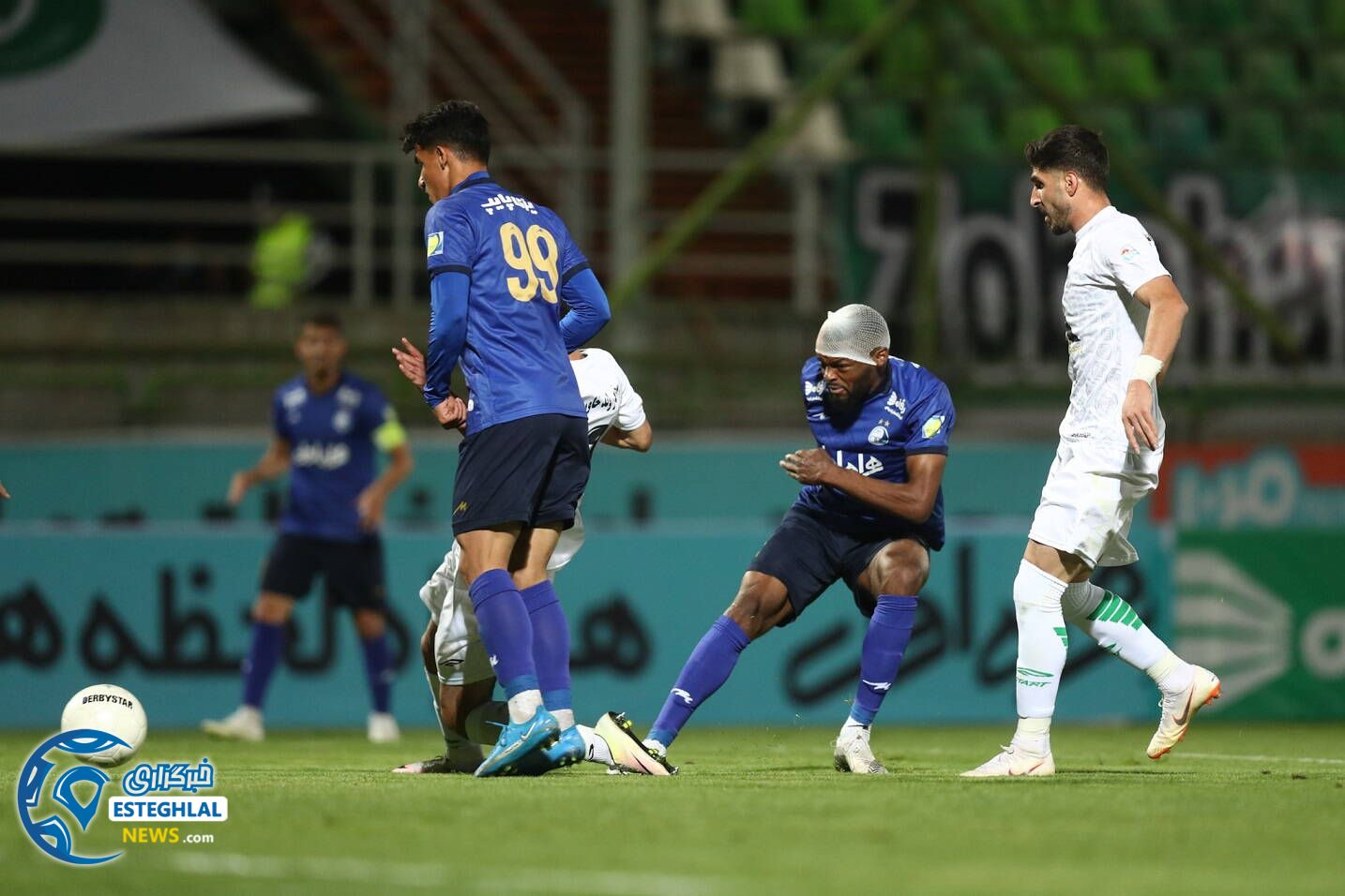 ذوب آهن اصفهان و استقلال(تاج) ایران