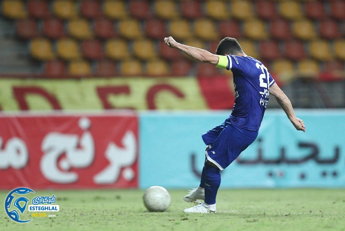 دیدار فولاد خوزستان و استقلال