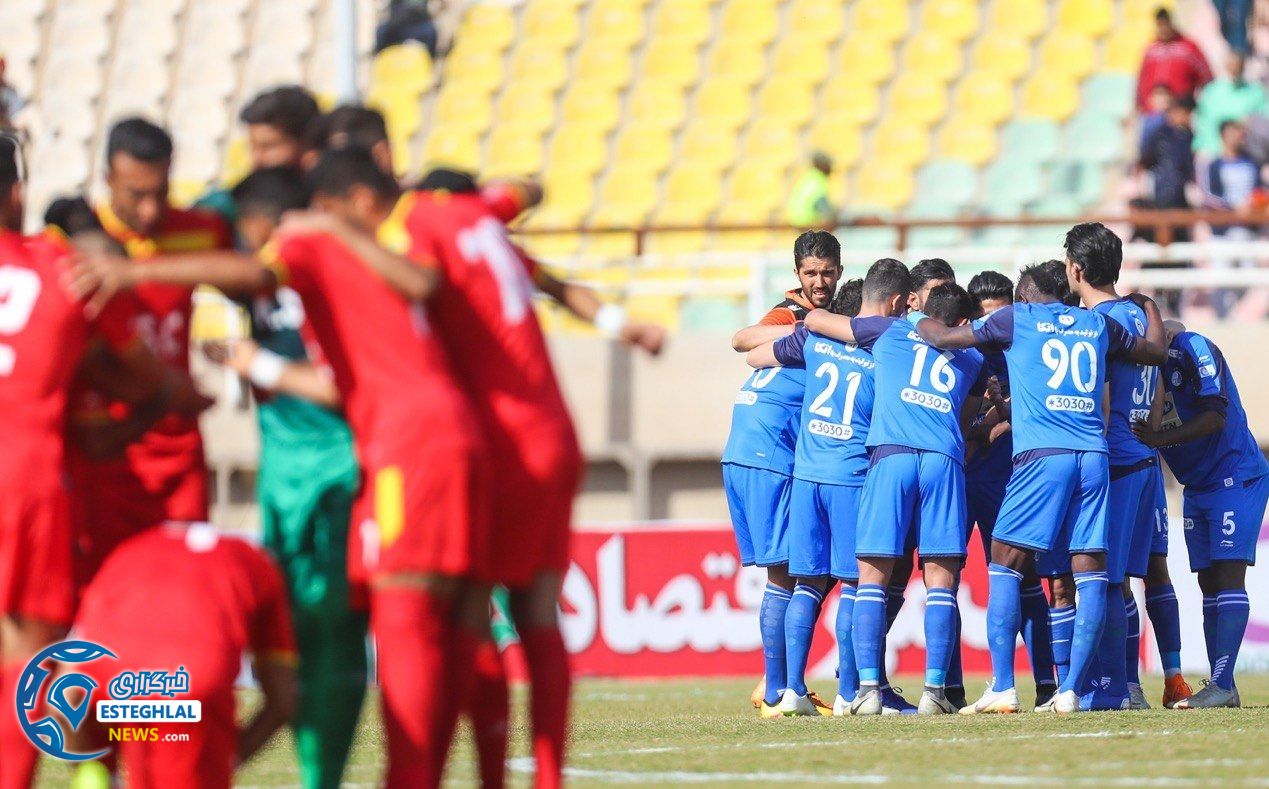 دیدار فولاد و استقلال