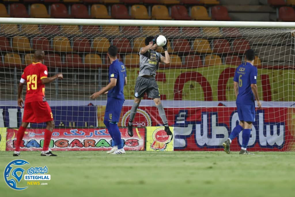 دیدار فولاد خوزستان و استقلال