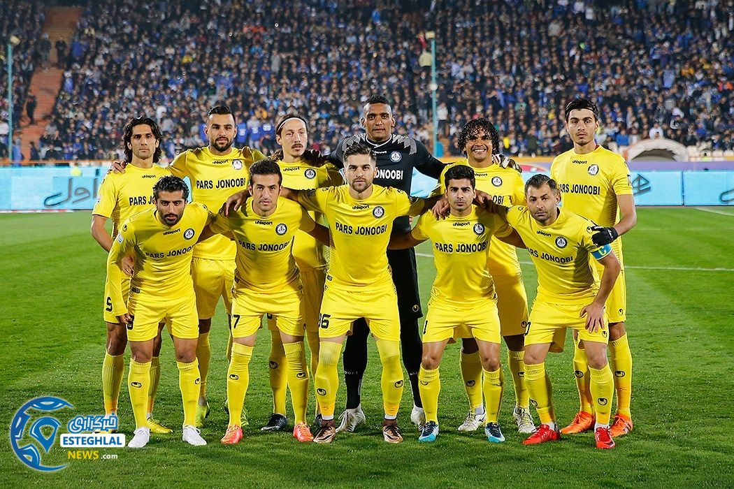 دیدار استقلال و پارس جنوبی جم