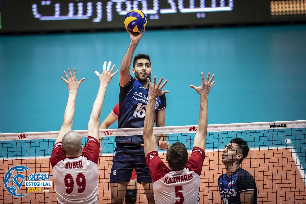 دیدار تیم های ملی والیبال ایران  و لهستان