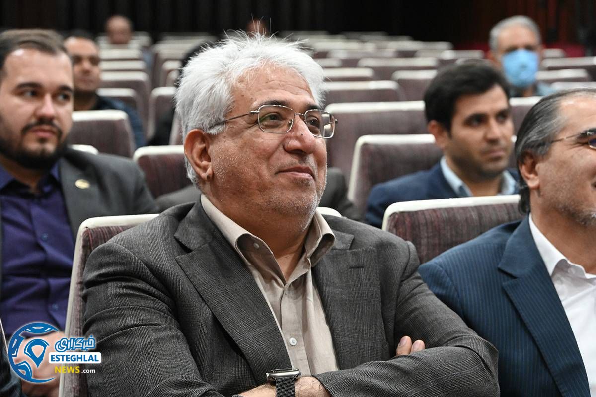 باشگاه استقلال(تاج)