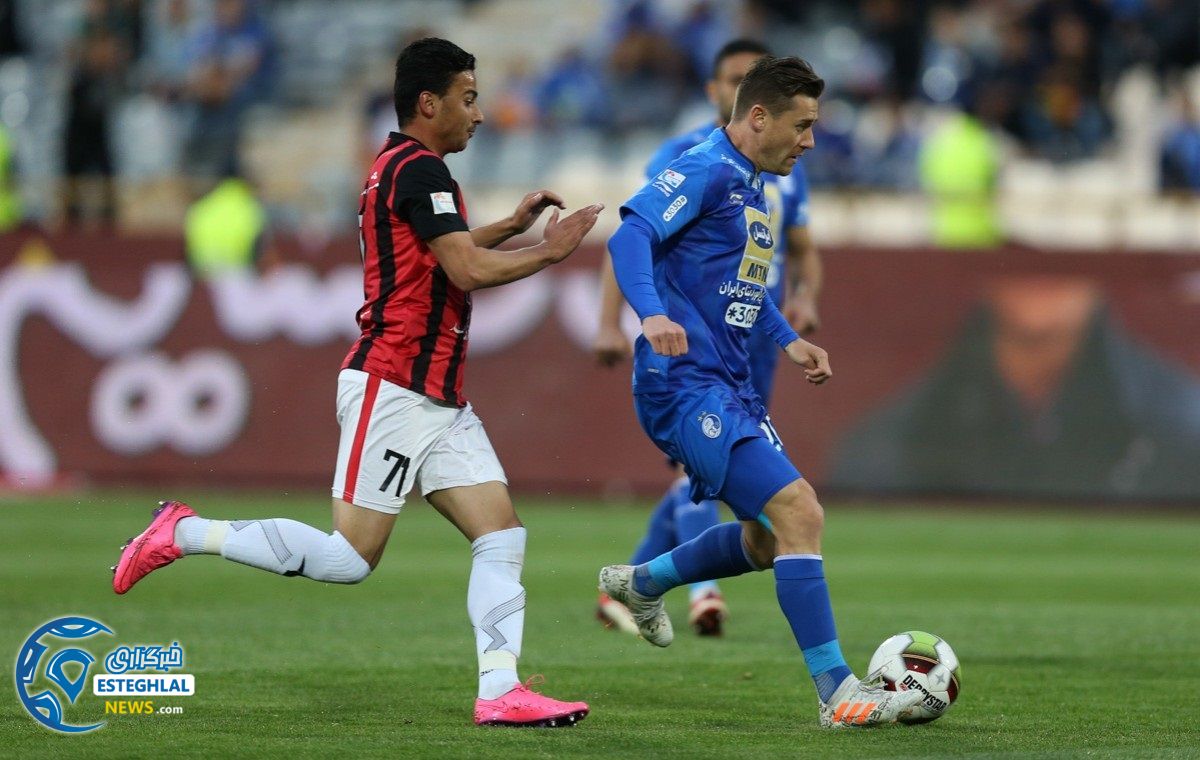 دیدار استقلال و مشکی پوشان خراسان