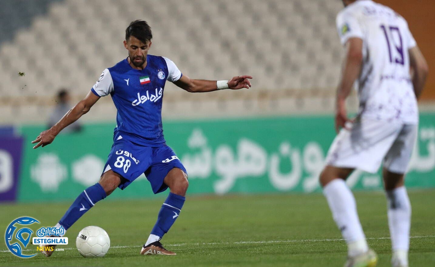 باشگاه استقلال(تاج)