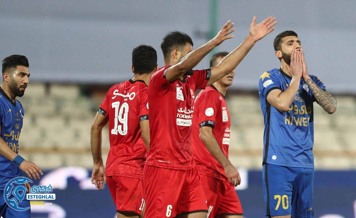 پیروزی(پرسپولیس) 1-0 استقلال