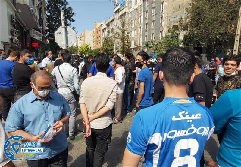 تجمع استقلالی ها مقابل باشگاه