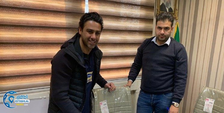 ثبت قرارداد استقلالی ها در هیات فوتبال