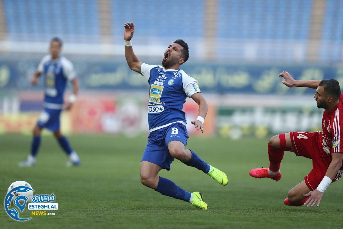 دیدار استقلال و تراکتور