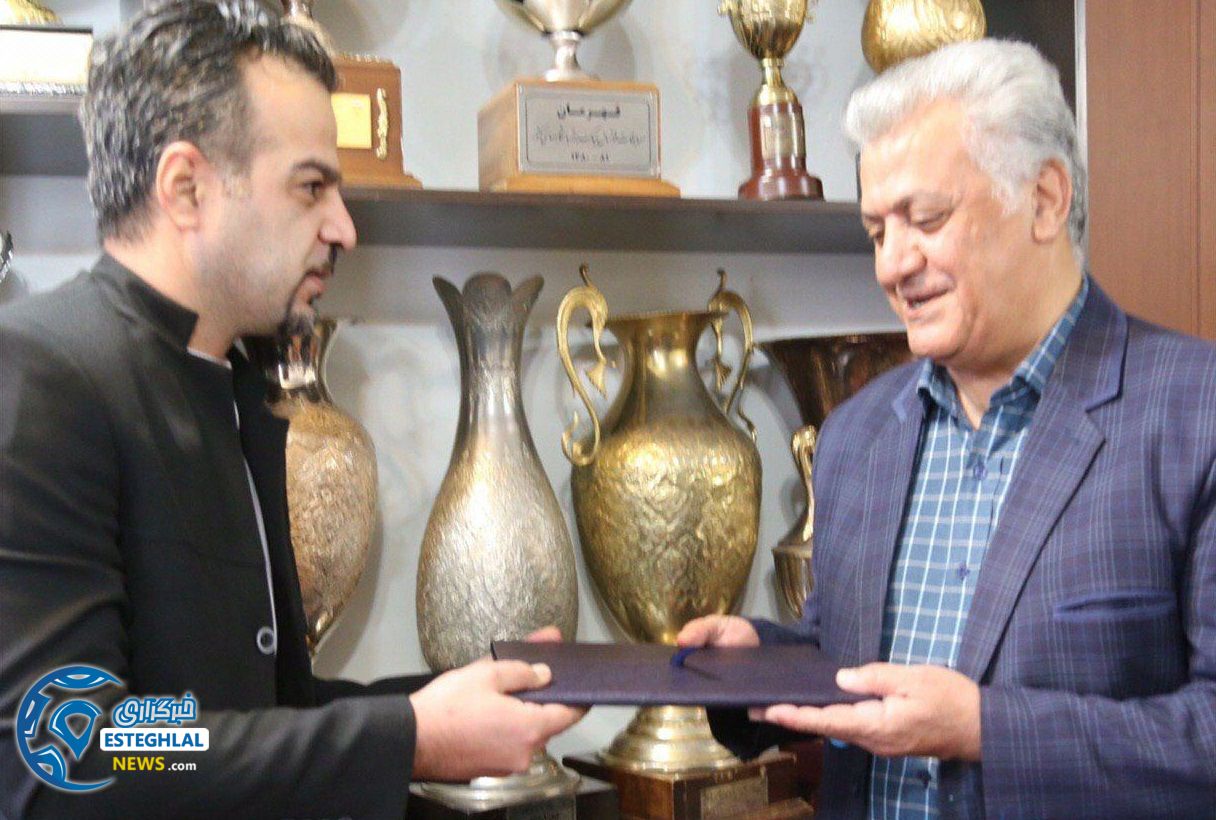 حسن خاوری استقلال