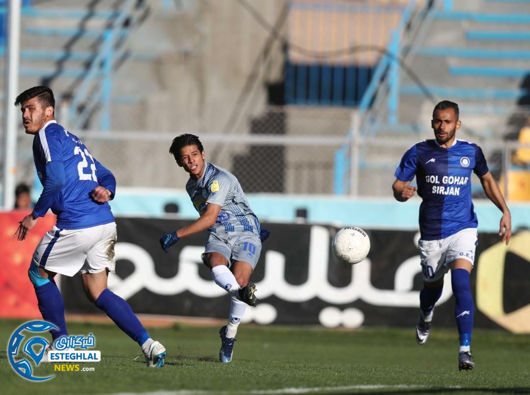 دیدار گل گهر و استقلال