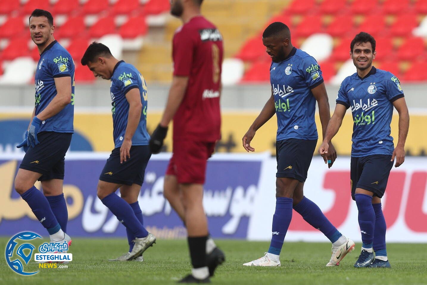 پدیده 0-3 استقلال