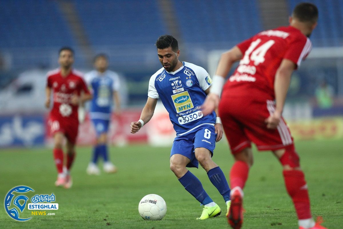 دیدار استقلال و تراکتور