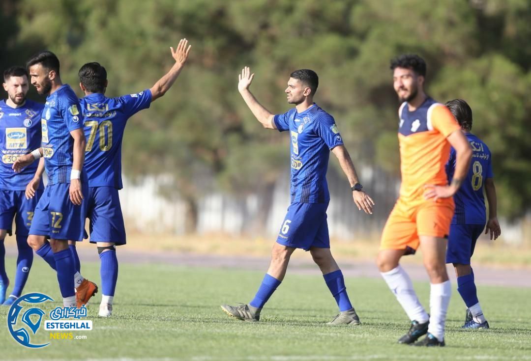 بازی استقلال و پیکان