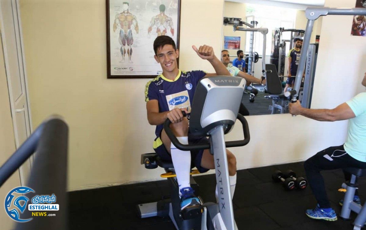 سینا خادم پور