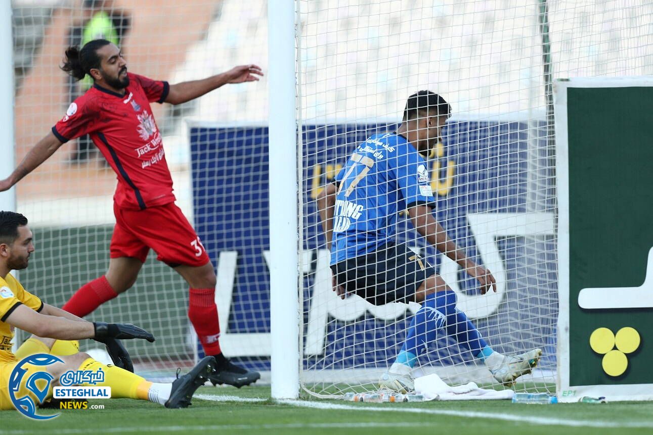 استقلال(تاج) 3-1 نساجی مازندران