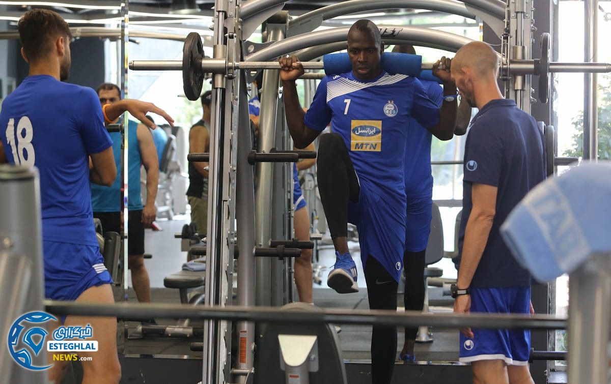 تمرین وزنه استقلال