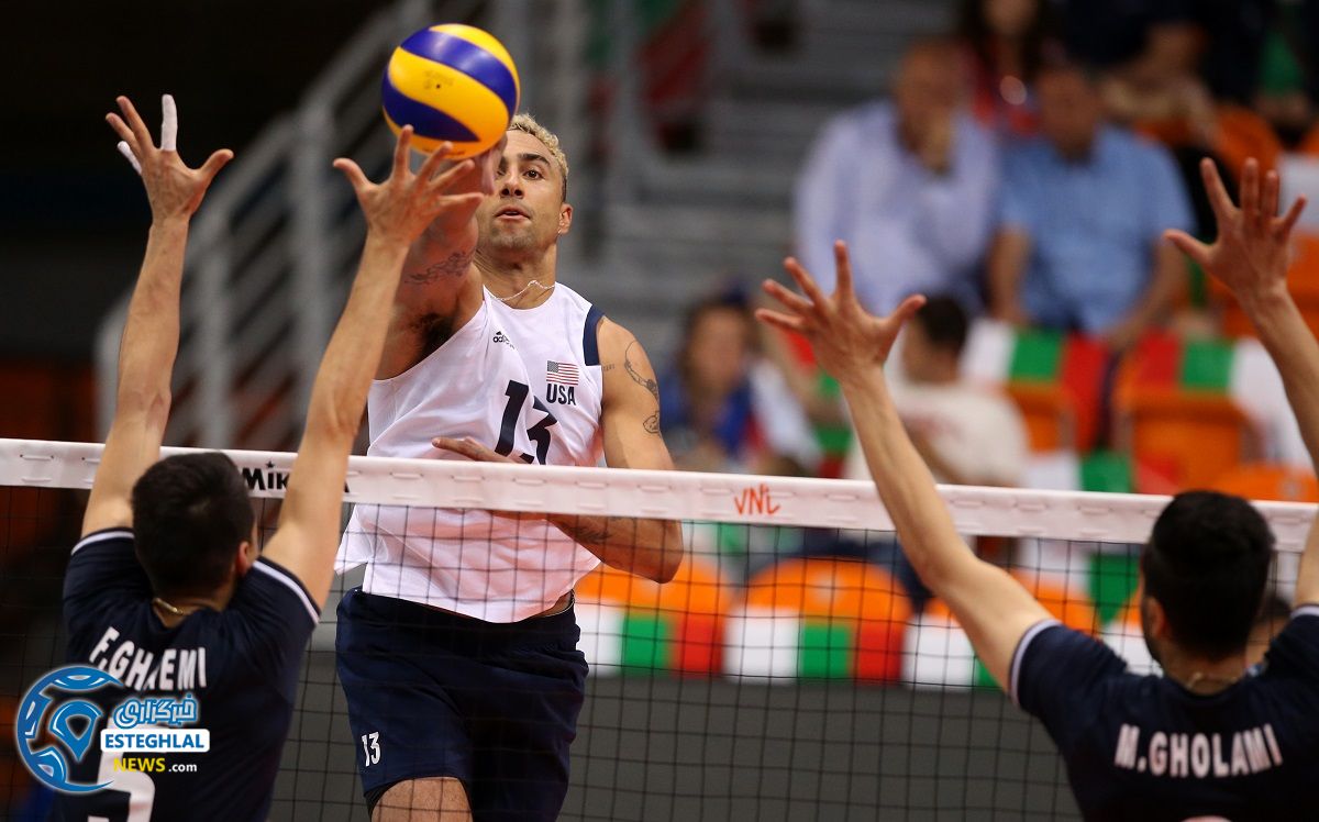 دیدار تیم های ملی والیبال ایران و امریکا