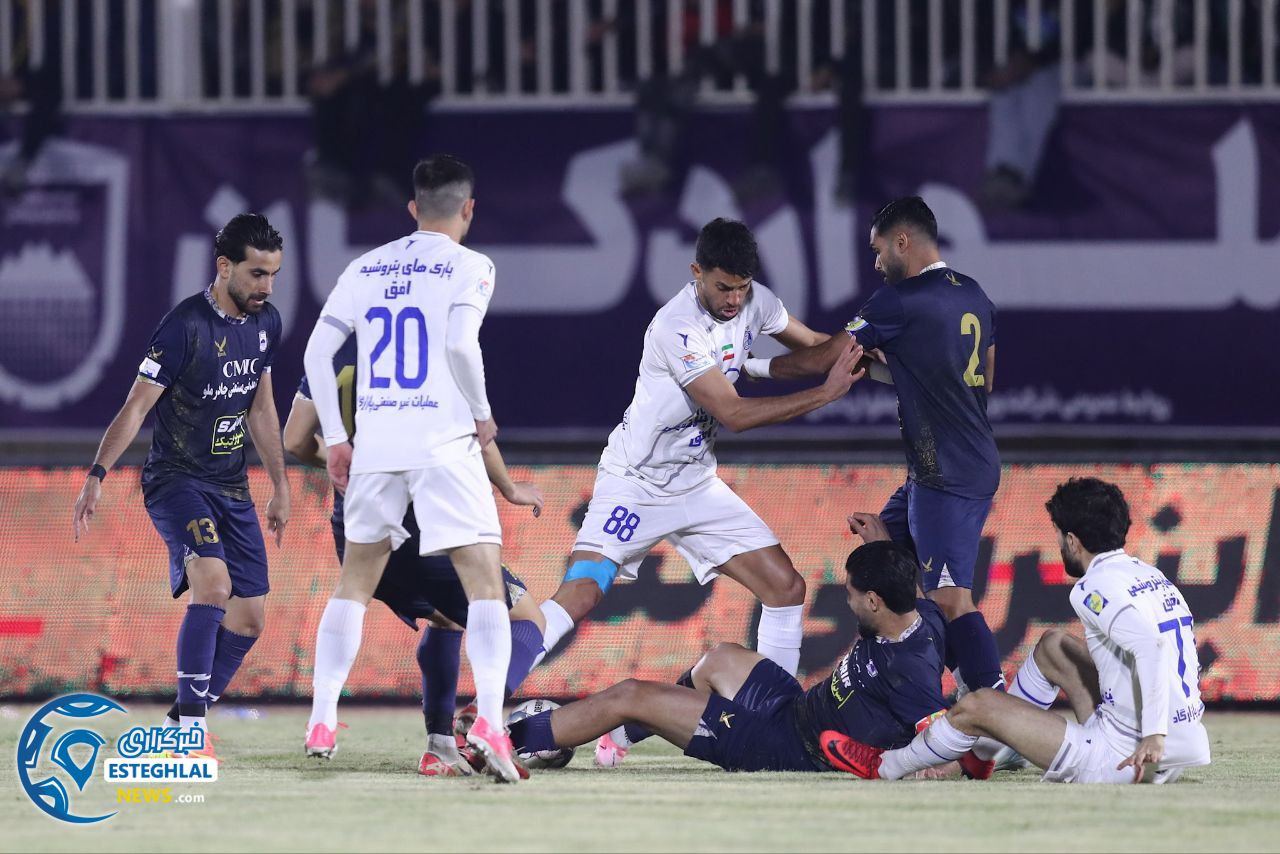 چادرملو اردکان 0-0 استقلال